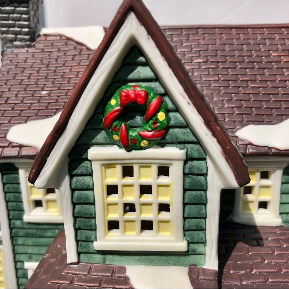 Porcelain Lighted House, Christmas Village - Picture 4 of 12